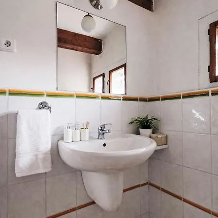 Machova Roubenka By Interhome * Staré Splavy
